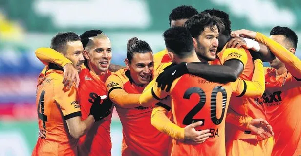 Mbaye Diagne şov yaptı! Galatasaray Rize’de 3 puanı 4 golle aldı
