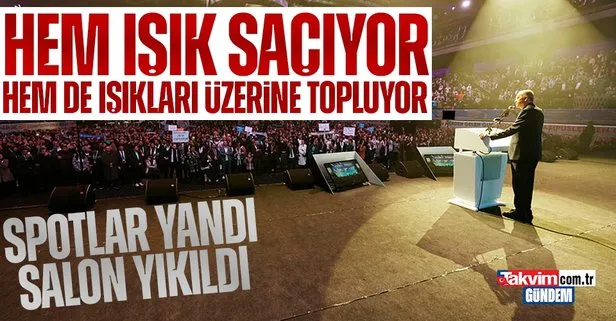 ÜniAK FEST’e damga vuran anlar! Spot ışıkları sadece Başkan Erdoğan’ı gösterdi: Salonda büyük coşku yaşandı