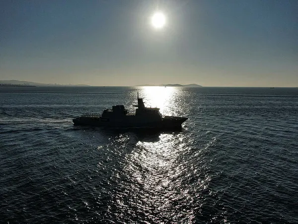 İstanbul Boğazı'ndan Pakistan'a ait savaş gemisi geçti! Dikkat çeken detay!-3