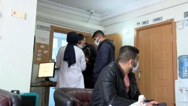 WhatsApp üzerinden negatif PCR testi satan laboratuvara baskın-8