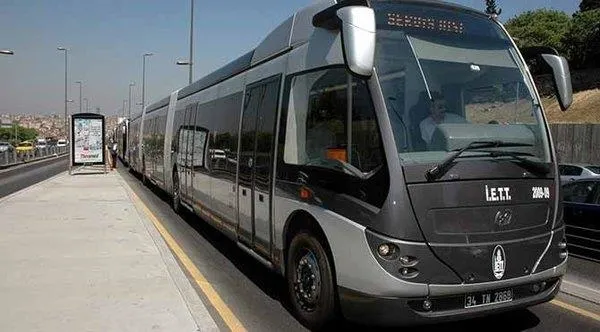 iett-araclarinin-bakiminda-sinifta-kalan-chpli-ibb-isbilmezligini-yalanlarla-perdeliyor-iste-50-metrobus-gercegi-1631738717988.jpeg