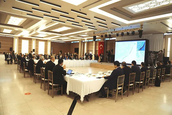 taksiciler-odasi-baskani-eyup-aksudan-flas-zam-talebi-kilometre-basina-yuzde-60-acilisa-yuzde-100-1638004304328.jpg Taksiciler Odası Başkanı Eyüp Aksu'dan flaş zam talebi: Kilometre başına yüzde 60, açılışa yüzde 100-4