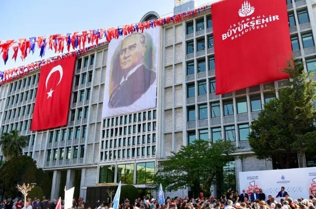 İBB'nin marşlı 1 Mayıs kutlaması tepki çekti