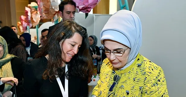 Cemre Çarşısı'nın açılışına katılan Emine Erdoğan'dan Turkuvaz Kitap'a sürpriz ziyaret!