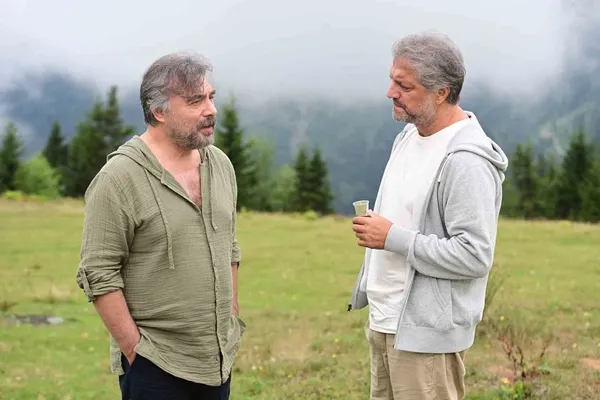 ben-bu-cihana-sigmazam-setine-hayranlarindan-buyuk-ilgi-1693214426624.jpg Ben Bu Cihana Sığmazam setine hayranlarından büyük ilgi!-2