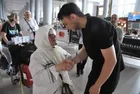 Hacılar yurda dönmeye başladı! Gözyaşları içerisinde karşılandılar