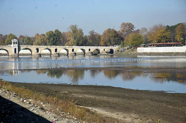 Meriç Nehri'nde kuraklık alarmı! Kum adacıkları oluştu