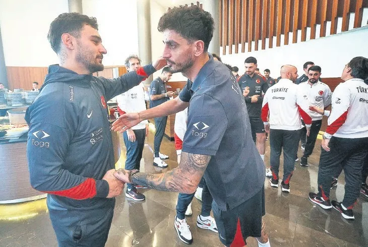 Eren’in yerine Mustafa