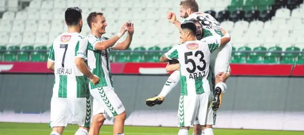 Konyaspor sessiz gecede 3 puanı 3 golle aldı