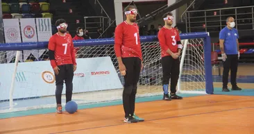 SON DAKİKA: Saat 9u 5 geçe Golbol Milli Takımı maçı durdurdu! Atatürk için saygı duruşunda bulundu
