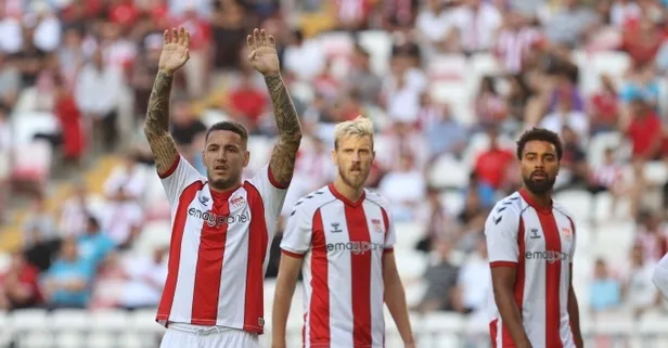 Sivasspor'un yıldızı Rey Manaj sakatlandı! İşte oynayamayacağı süre