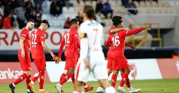 Antalya’da gol yağmuru! GOLLERİ İZLE | Antalyaspor 4 - 3 Göztepe MAÇ SONUCU
