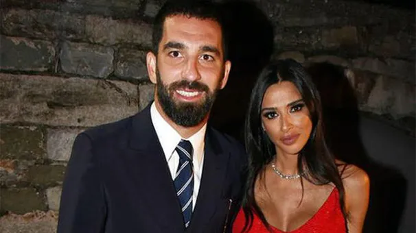 Arda Turan’ın Aslıhan Doğan’a doğum hediyesi olarak aldığı 2 milyon liralık lüks cipin plakasının sırrı çözüldü-3