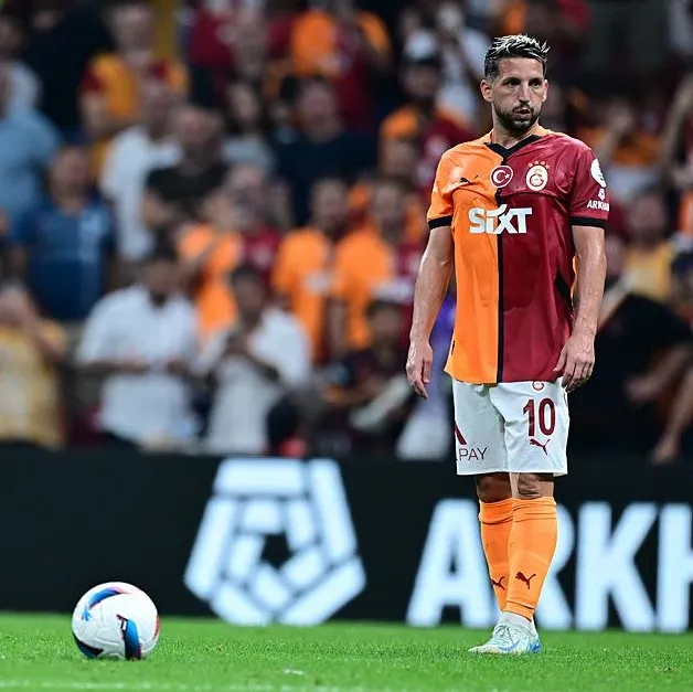 Mertens kötüyse olmuyor!