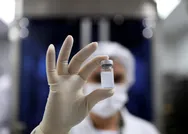 65 ve 70 yaş üstü aşı başladı mı? 65 ve 70 yaş üstü koronavirüs aşısı ne zaman yapılacak? Bakan Koca açıkladı!