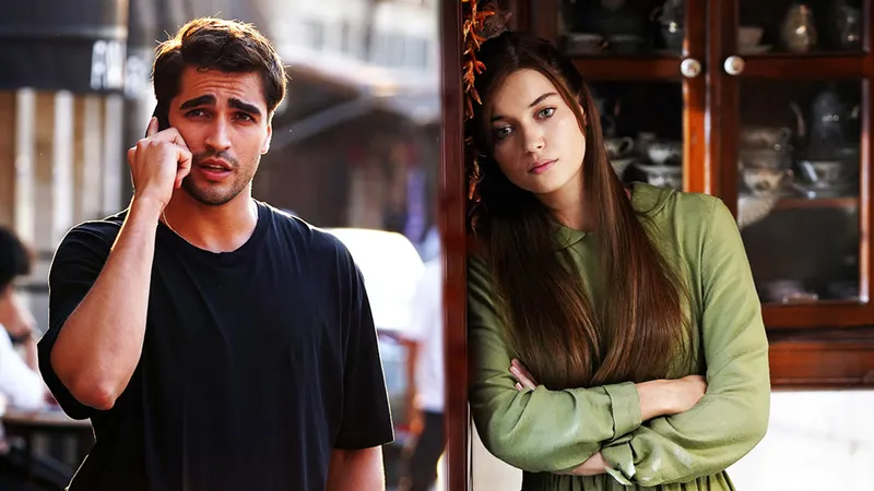 yali-capkininda-kombo-vedalar-gemiyi-terk-eden-edene-o-gitti-bu-gitti-derken-simdi-de-1719560070856.jpg Yalı Çapkını'nda gemiyi terk eden edene! O gitti bu gitti derken şimdi de...-5