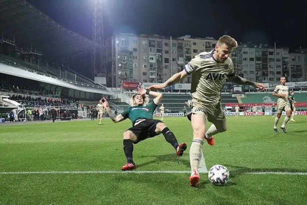 denizlispor-0-2-fenerbahce-mac-sonucu-1607280679379.jpeg