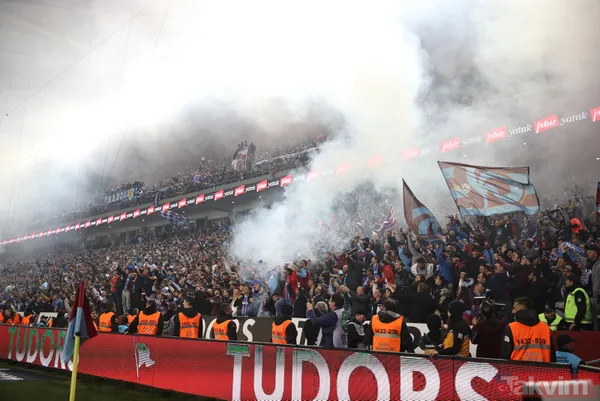 Trabzonspor taraftarı şampiyonluğu kutluyor! Renkli görüntüler... - 24