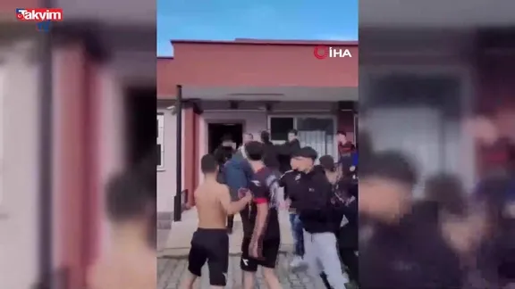 Samsun'da okul maçında öğretmene şiddet kamerada