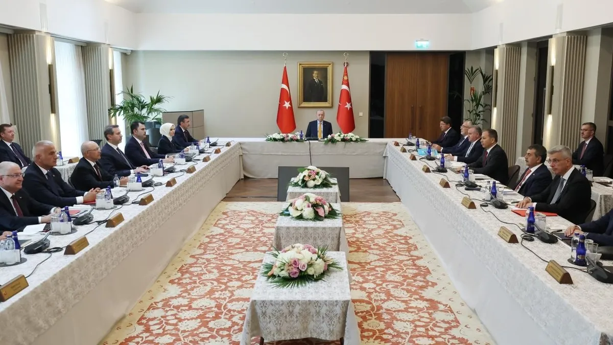 kabinenin-adresi-3-kez-ahlat-baskan-erdogan-dunyaya-seslenecek-1787666927567.jpeg Başkan Erdoğan’dan Terörsüz Türkiye çağrısı: Sürece omuz verin-3