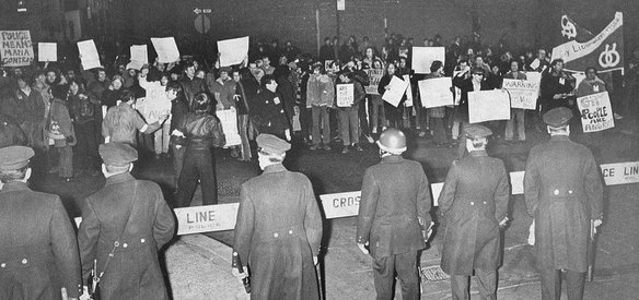 NEW YORK'TA STONEWALL AYAKLANMALARI BAŞLADI