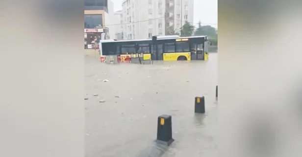 İstanbul yine selle imtihan oldu! Ekrem İmamoğlu'nun sorunu çözdük dediği yerler su altında kaldı