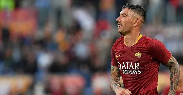 Kolarov Roma’yı ikna ediyor