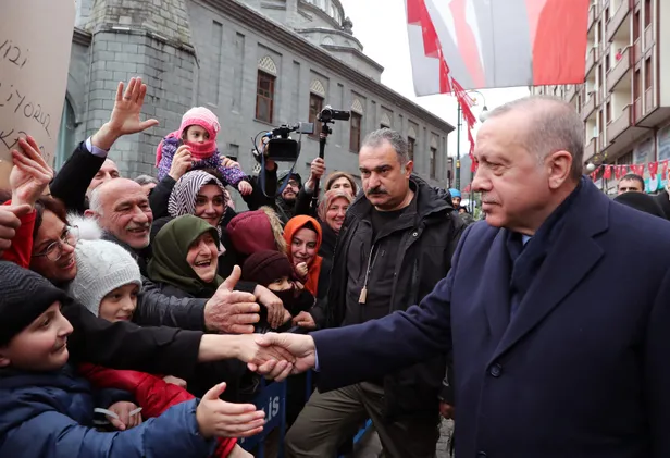 Başkan Erdoğan bedensel engelli yüzücülerle sohbet etti-4