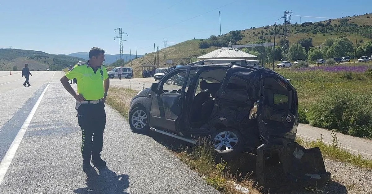 Erzincan Da Feci Kaza 3 Olu 6 Yarali Takvim