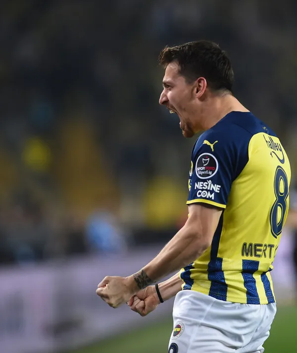 torinodan-fenerbahceye-ikinci-mert-hakan-yandas-seferi-1650447099907.jpg