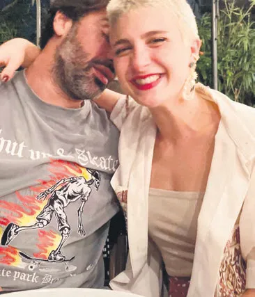 yesilcam-yildizi-turkan-sorayin-kizi-yagmur-unaldan-tatil-pozu-guzelligiyle-kucuk-sultan-dedirtti-1630445098870.jpg Yeşilçam yıldızı Türkan Şoray'ın kızı Yağmur Ünal'dan tatil pozu! Güzelliğiyle "Küçük Sultan" dedirtti-2