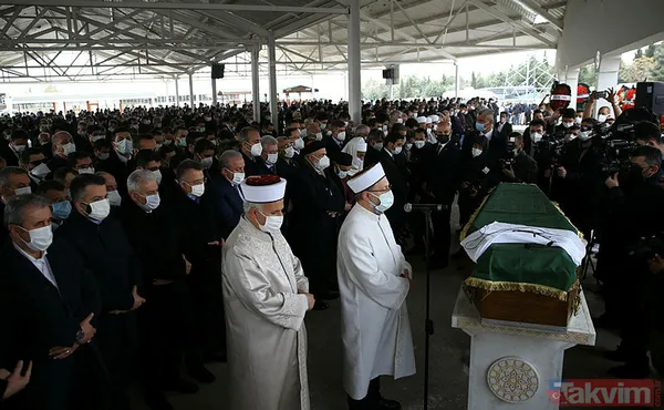 Adalet Bakanı Abdulhamit Gül'ün annesi aile mezarlığına defnedildi - 16