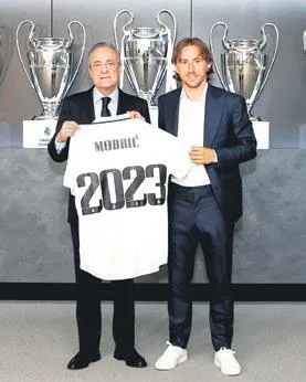 torino-besiktasin-genc-yildizi-ridvan-yilmaz-icin-teklifini-5-milyon-euroya-cikardi-1654726863603.jpeg Torino, Beşiktaş'ın genç yıldızı Rıdvan Yılmaz için teklifini 5 milyon Euro'ya çıkardı-13