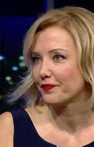Berna Laçin işleri kesat gidince Twitter'da muhalifliğe soyundu