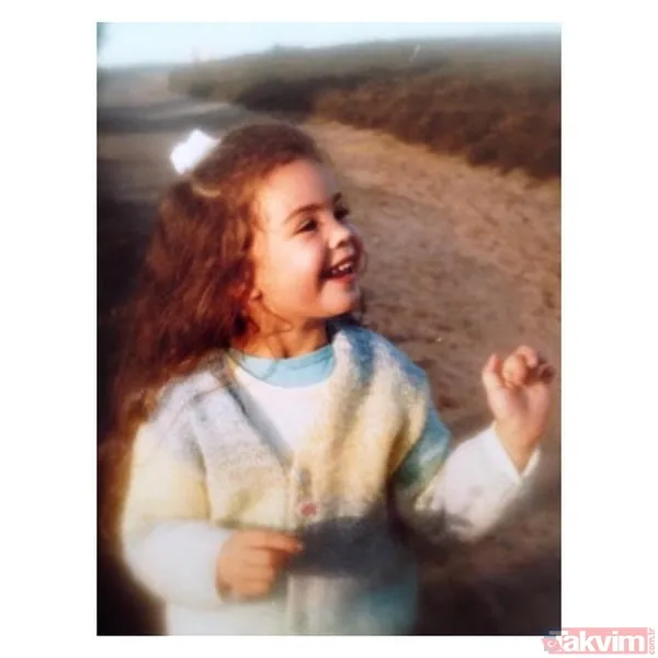 Örgülü saçlarıyla mışıl mışıl uyuyan bu küçük kızı tanıyabildiniz mi? Yıllar sonra katıldığı yarışma hayatını değiştirdi: Şimdi tüm dünya onu tanıyor - 3