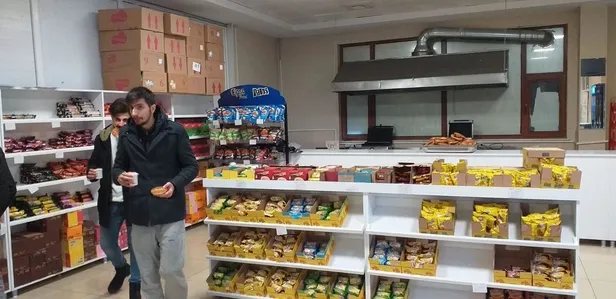 Deprem sonrası spor salonları ve yurtlar vatandaşın hizmetinde-3