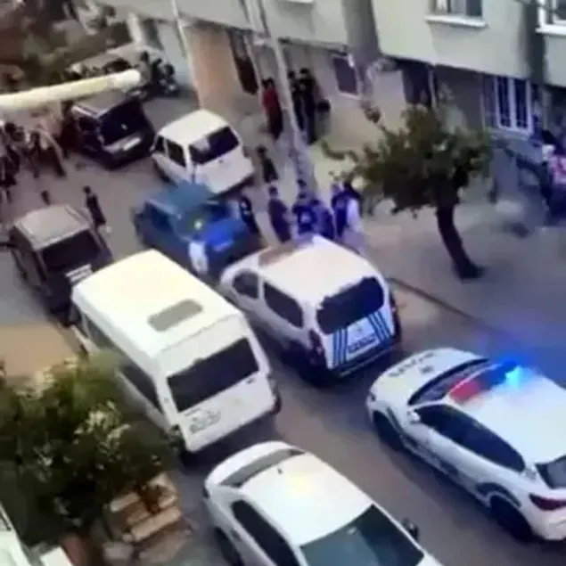 3 kişi arasında çıkan kavgada 2 polis yaralandı!