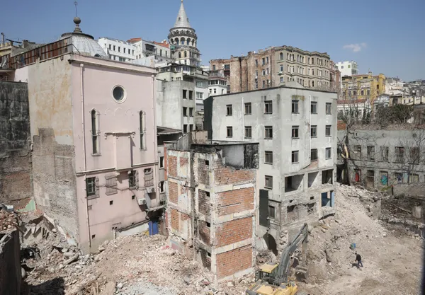 karakoydeki-200-yillik-genelevin-altindan-18-yuzyila-ait-hamam-cikti-1650011086499.jpg Karaköy'deki 200 yıllık genelevin altından 18. yüzyıla ait hamam çıktı-6