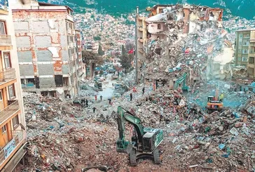 Kurtarma ekiplerinin sözleri yürekleri dağladı: Tüm ailesi ölmüştü...