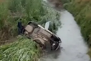 Bursa'da feci kaza! Çarpışan arabalardan biri dereye uçtu: 5'i ağır 8 yaralı