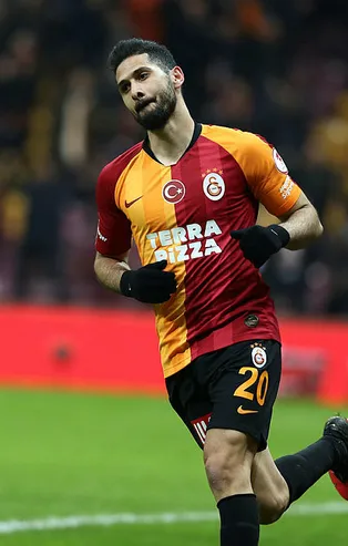 Galatasaray'da Emre Akbaba'yı yakan olay