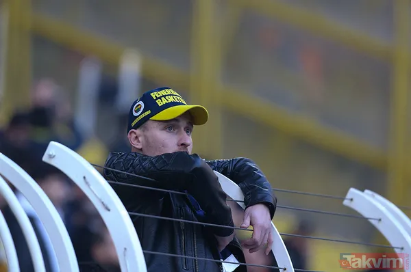 Fenerbahçe - Galatasaray derbisinde dikkat çeken kareler! O hareket damga vurdu... - 17