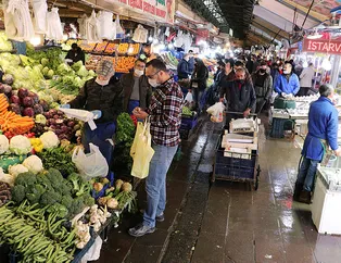 Yasak öncesi market ve pazarlarda yoğunluk