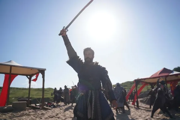 kurulus-osman-muhtesem-sezon-finaliyle-seyirciyi-ekrana-kilitledi-1686847229841.jpg Kuruluş Osman muhteşem sezon finaliyle seyirciyi ekrana kilitledi!-6