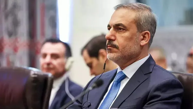 disisleri-bakani-hakan-fidan-katildigi-canli-yayinda-onemli-aciklamalarda-bulundu-1715800508688.jpeg Dışişleri Bakanı Hakan Fidan katıldığı canlı yayında önemli açıklamalarda bulundu-3