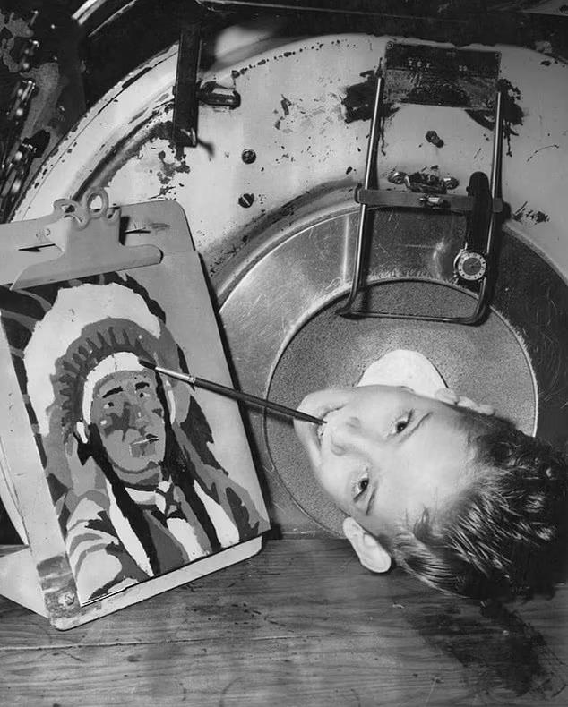 Demir Adam Paul Alexander hayatını kaybetti! Metal kapsüldeki yetmiş yıllık hayatında avukat da oldu-2