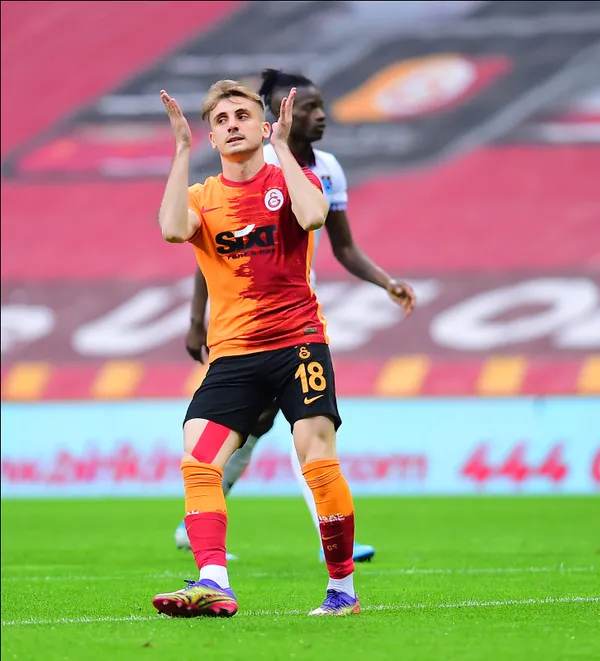 sevilla-kerem-akturkoglu-icin-geliyor-monchi-galayasarayin-genc-yildizini-istiyor-1619175259463.jpg