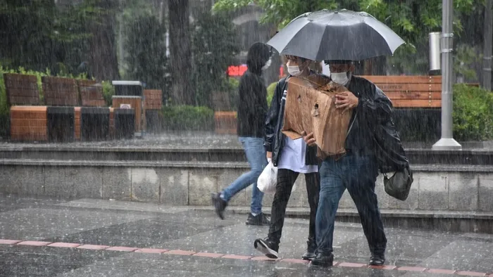 1705640703088.jpg HAVA DURUMU | Meteoroloji'den sağanak ve lodos alarmı! 8-10 derece birden düşecek! 19 Ocak hava nasıl olacak?-17