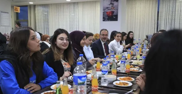 Gençlik ve Spor Bakanı Dr. Mehmet Muharrem Kasapoğlu Erzurum’da KYK öğrencileri ile iftar yaptı