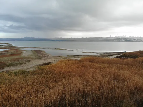 son-dakika-istanbulda-barajlardaki-su-orani-son-10-yilin-en-kotu-seviyesine-inerken-buyukcekmece-golunde-doluluk-orani-yuzde-16ya-dustu-1607669048595.jpg SON DAKİKA: İstanbul'da barajlardaki su oranı son 10 yılın en kötü seviyesine inerken Büyükçekmece Gölü'nde doluluk oranı yüzde 16'ya düştü-2